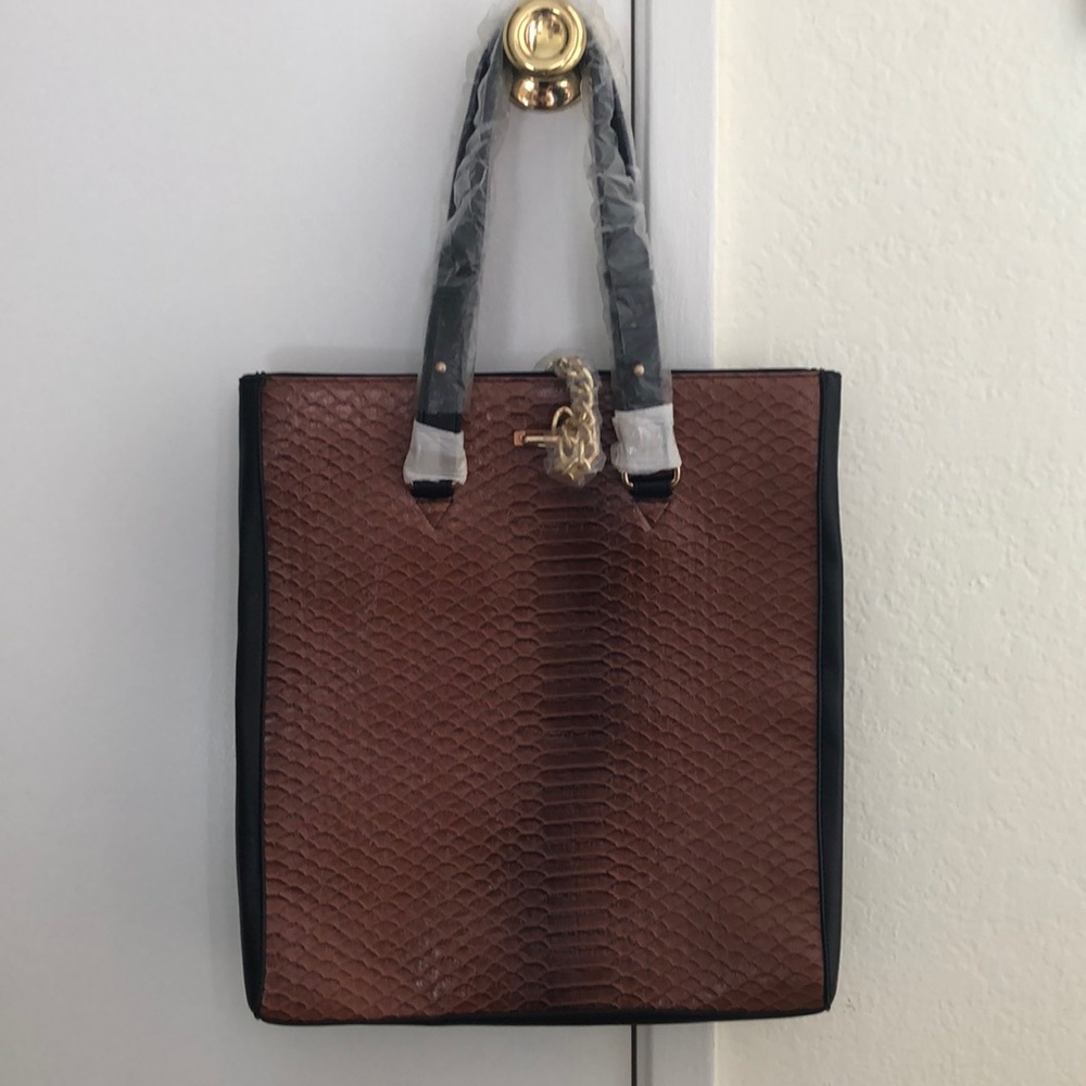 Beautiful Tote, New!